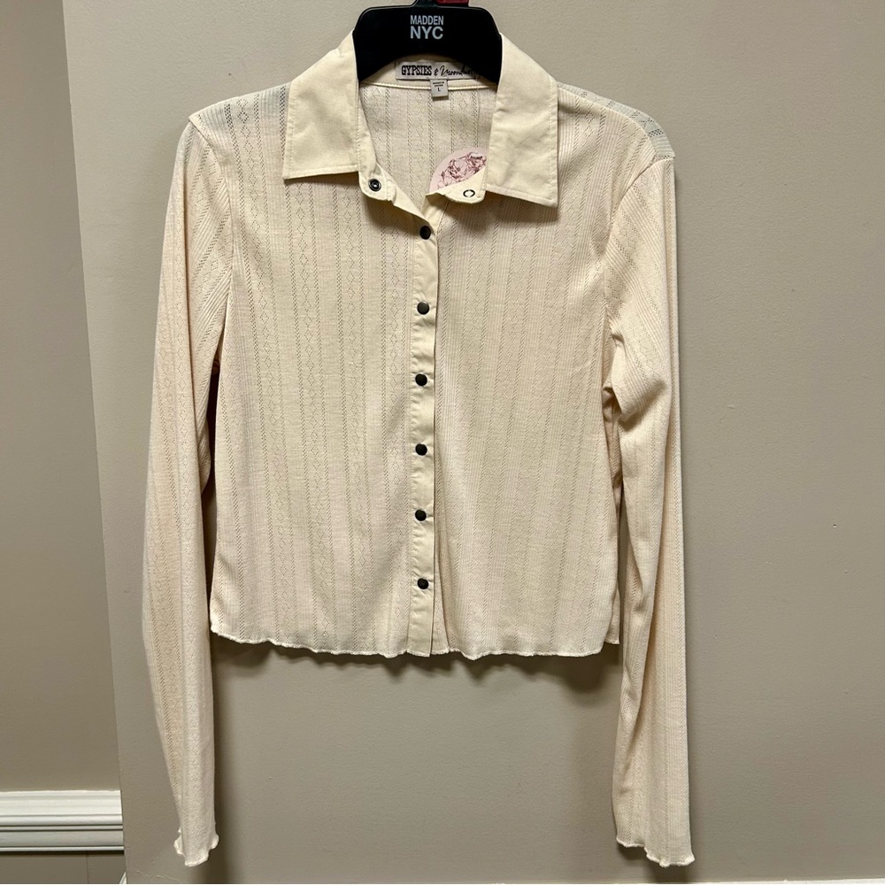 Gypsies & Moondust Sz L Ivory Top Snap Front NWT